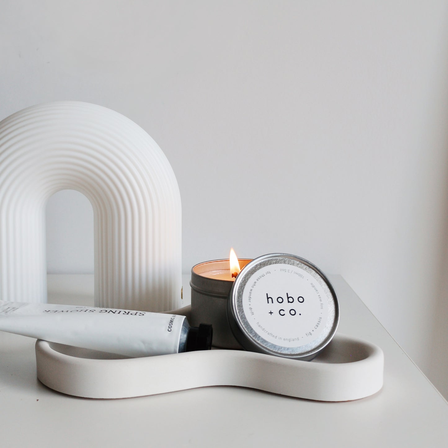 hobo + co.|英國手工香氛大豆旅行蠟燭 - 橡木 + 菸草 / 木質調