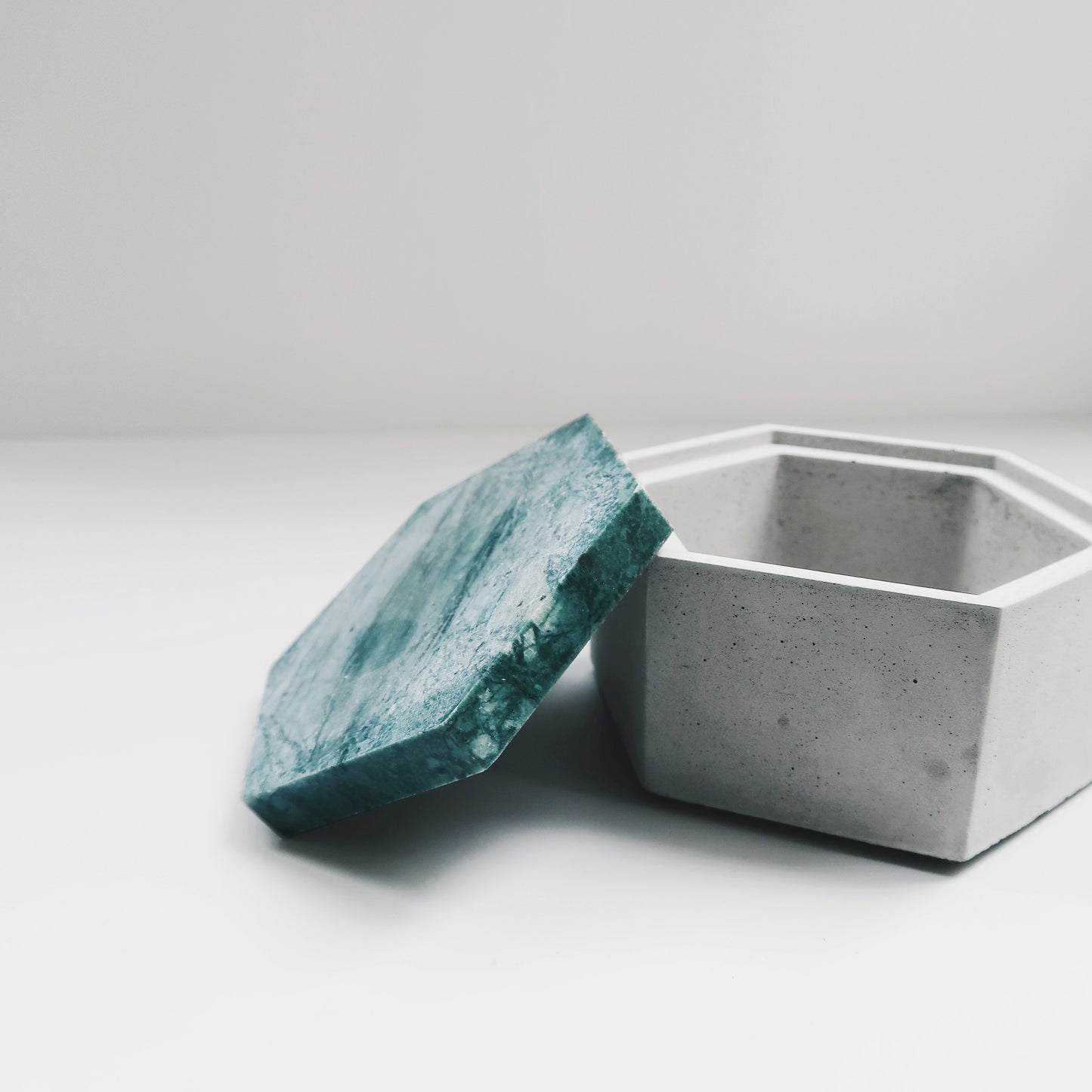 THE ROCK 雲岩|六角大理石蓋水泥置物盒 - 黑/白/綠