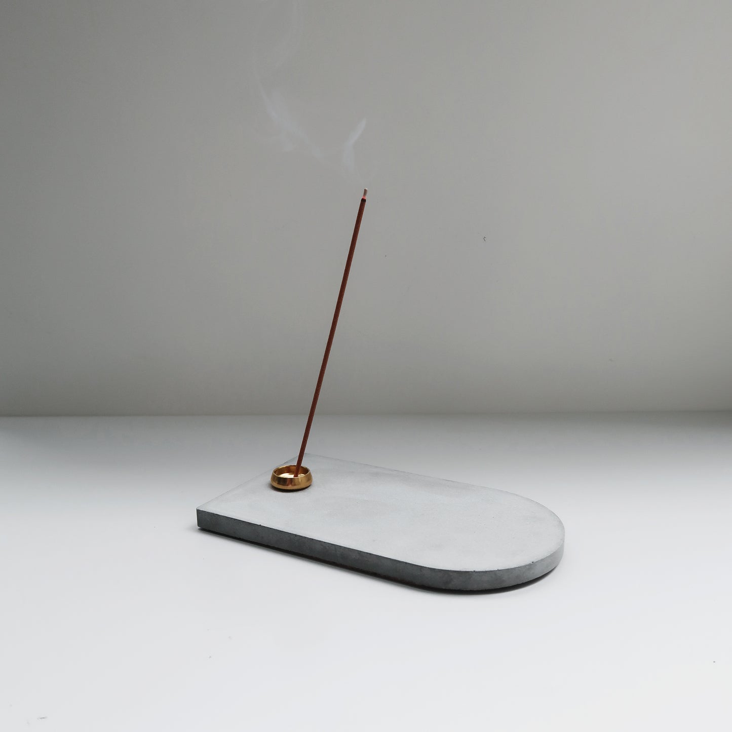 MIST 霧光|拱形黃銅圓座水泥線香盤・擴香盤