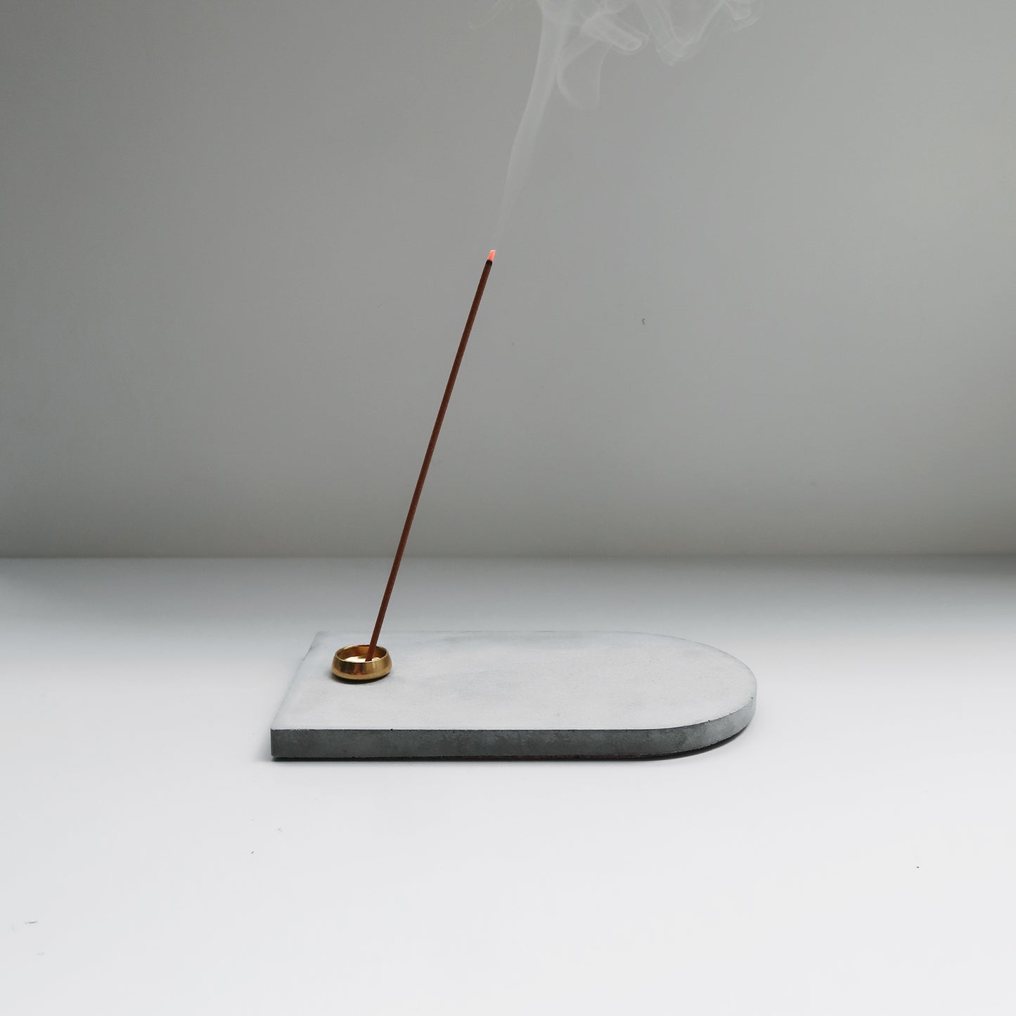 MIST 霧光|拱形黃銅圓座水泥線香盤・擴香盤