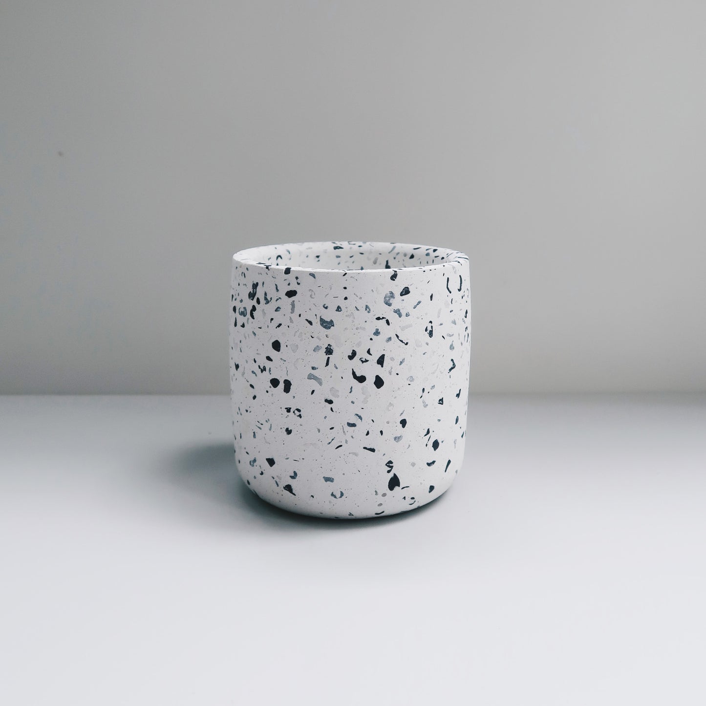 TERRAZZO 磨石子|經典黑白水泥圓罐・收納罐・筆筒