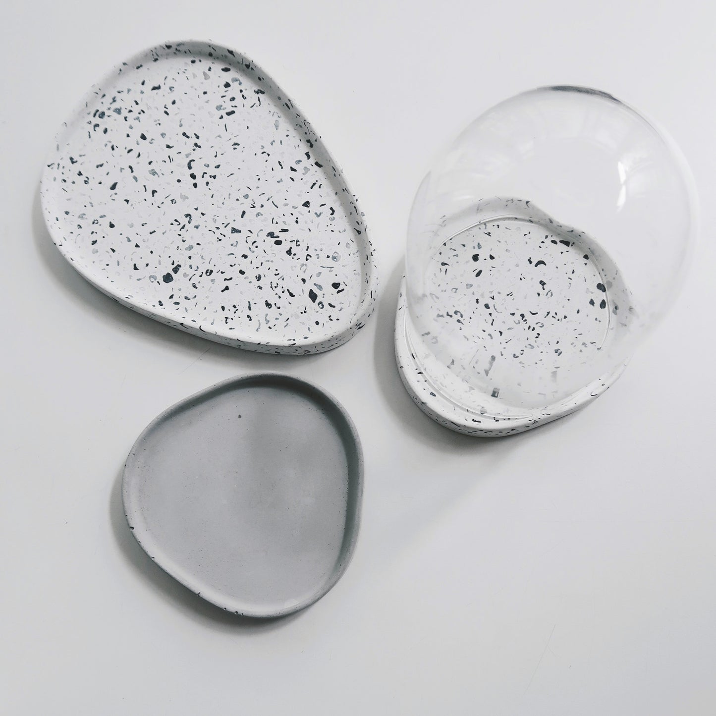 TERRAZZO 磨石子|經典黑白三角島嶼水泥玻璃鐘罩.滅燭罩