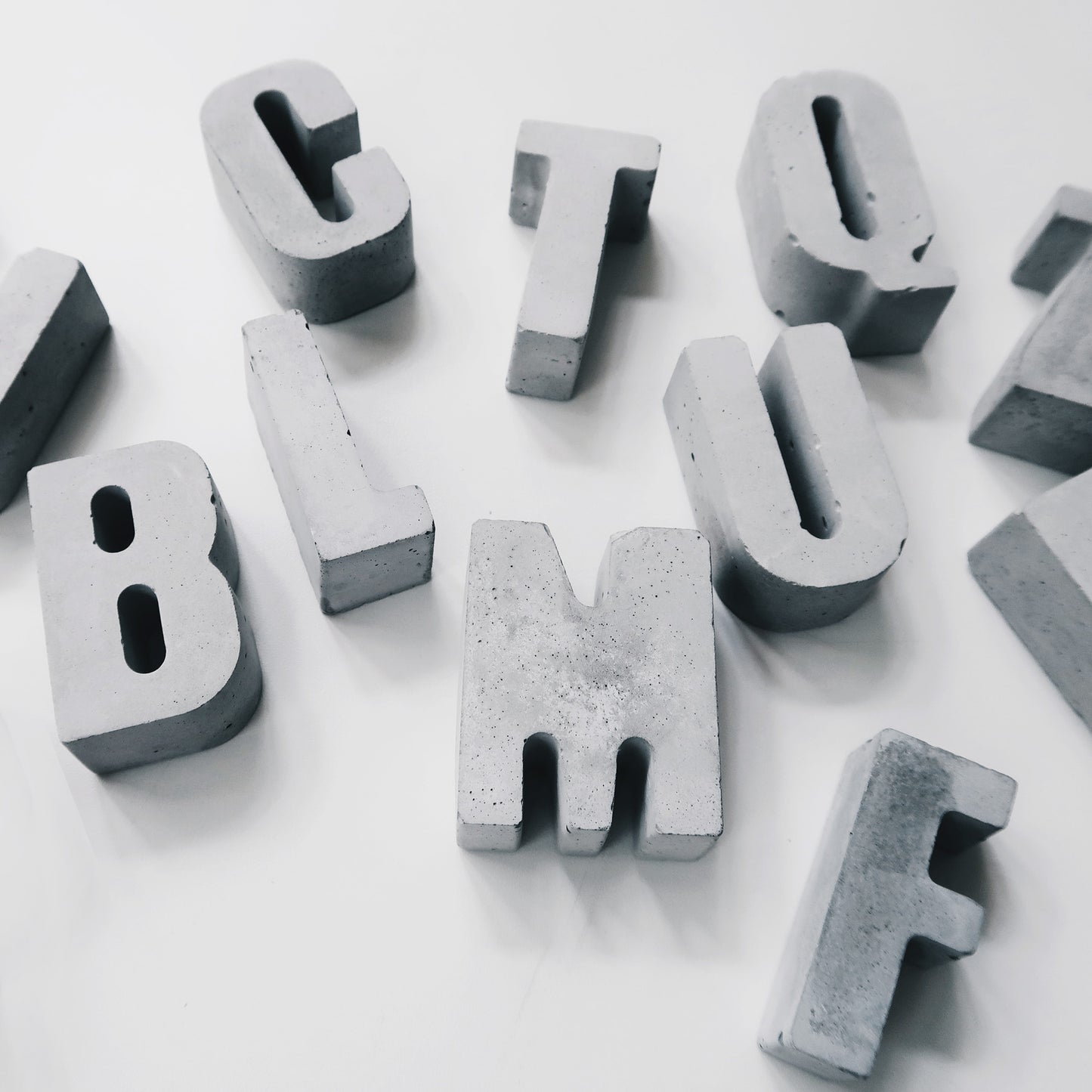 SPELLING 字句話語 | 客製專屬文字水泥字母擴香石擺飾禮盒