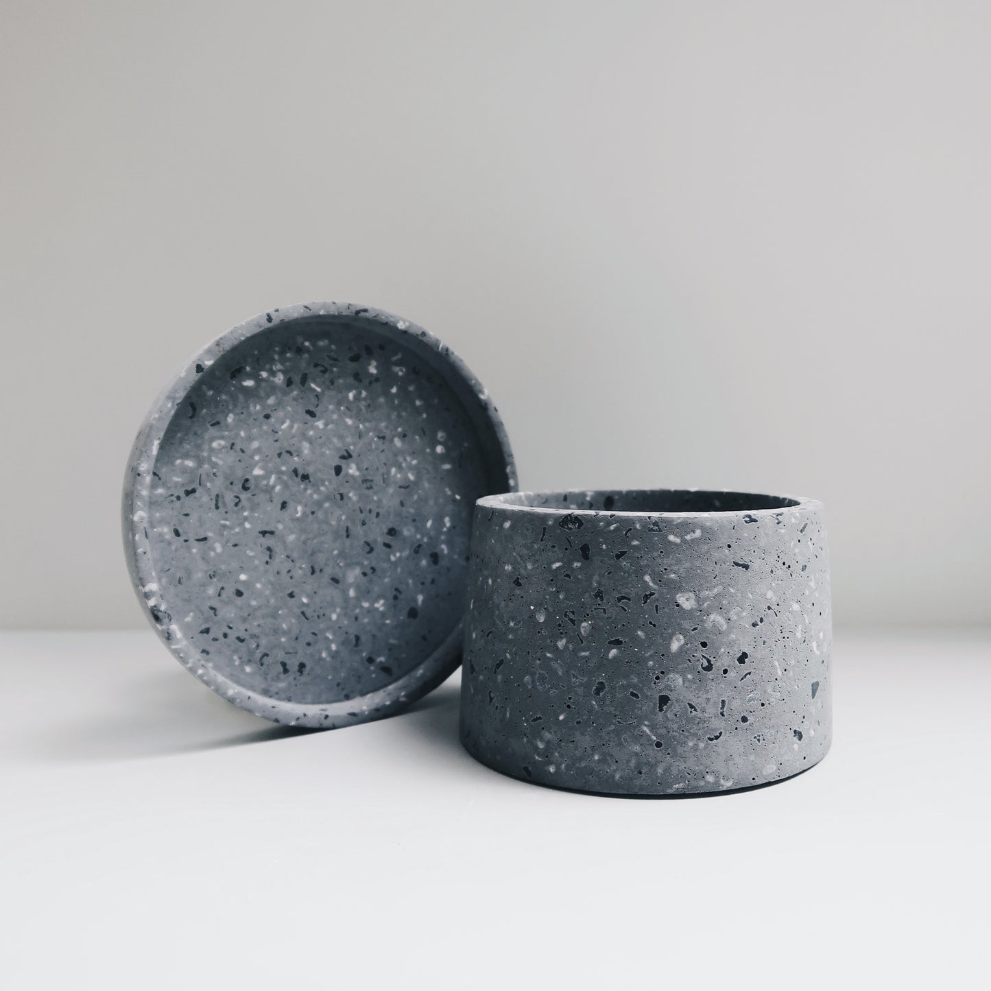 TERRAZZO 磨石子|煙灰極簡梯形水泥盆器・花盆・花器