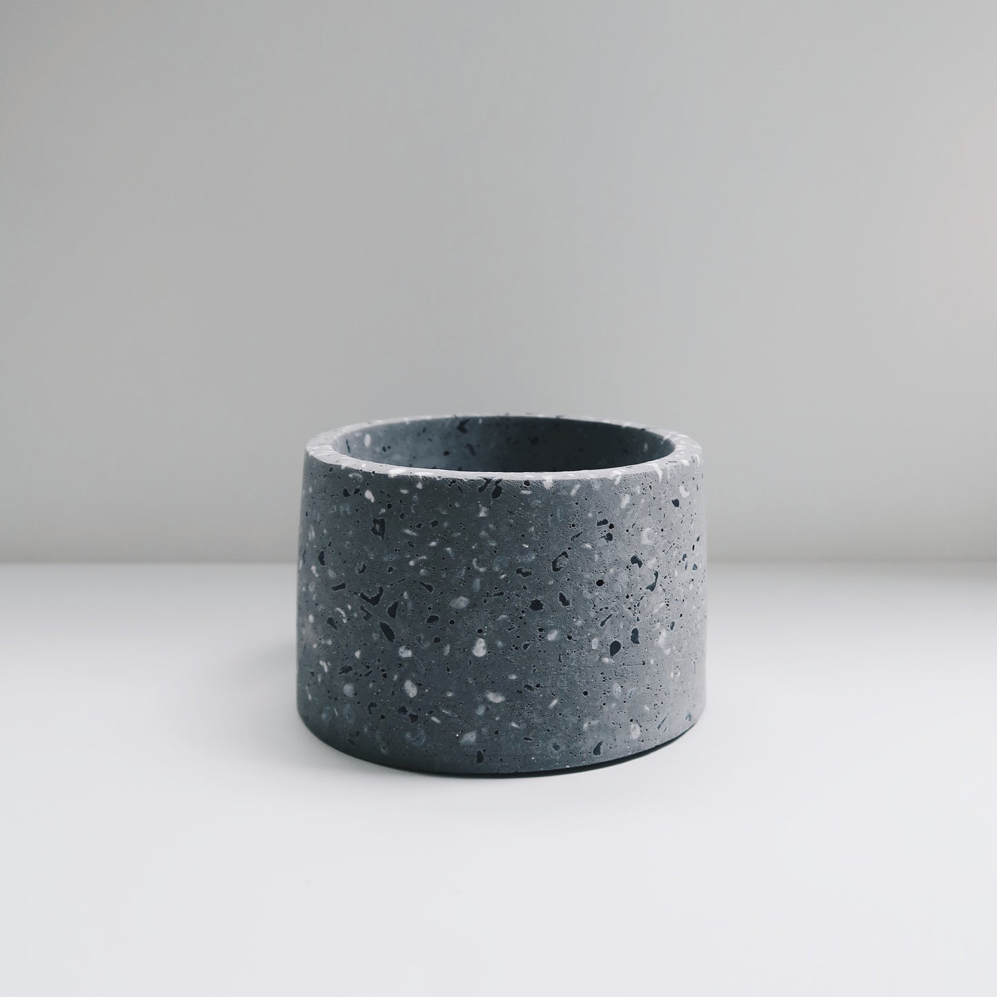 TERRAZZO 磨石子|煙灰極簡梯形水泥盆器・花盆・花器