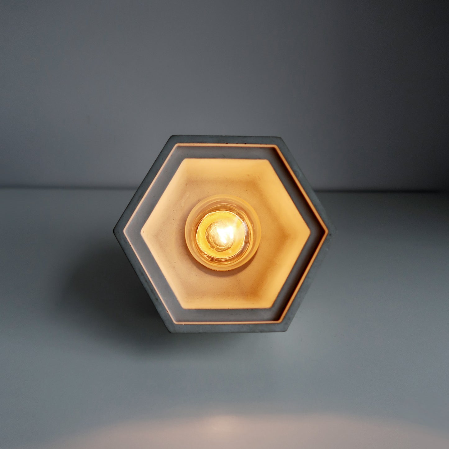 HALO 光圈 | 黃銅六邊形斜角水泥小吊燈・桌燈